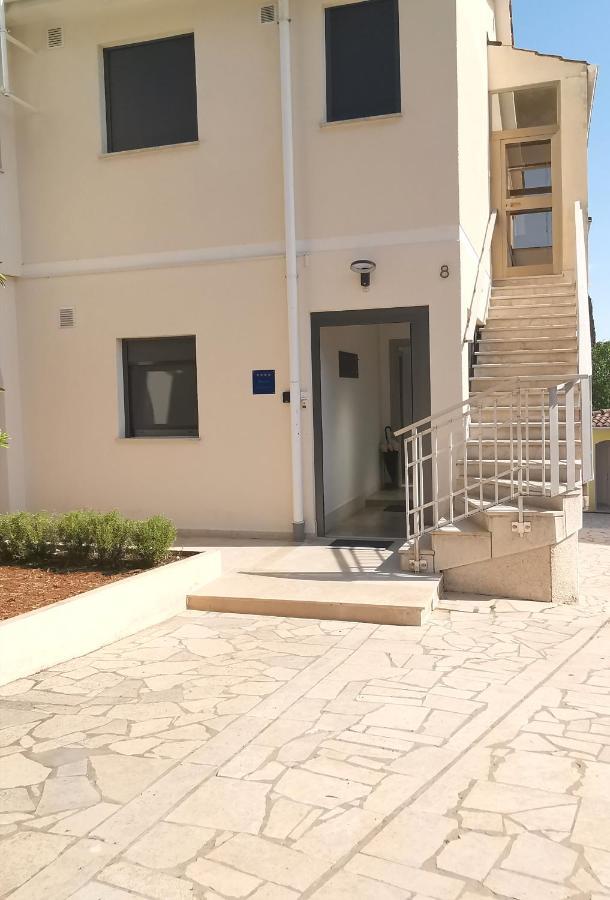 Apartment Pineta With Terrace & Park Wood View PUY 외부 사진