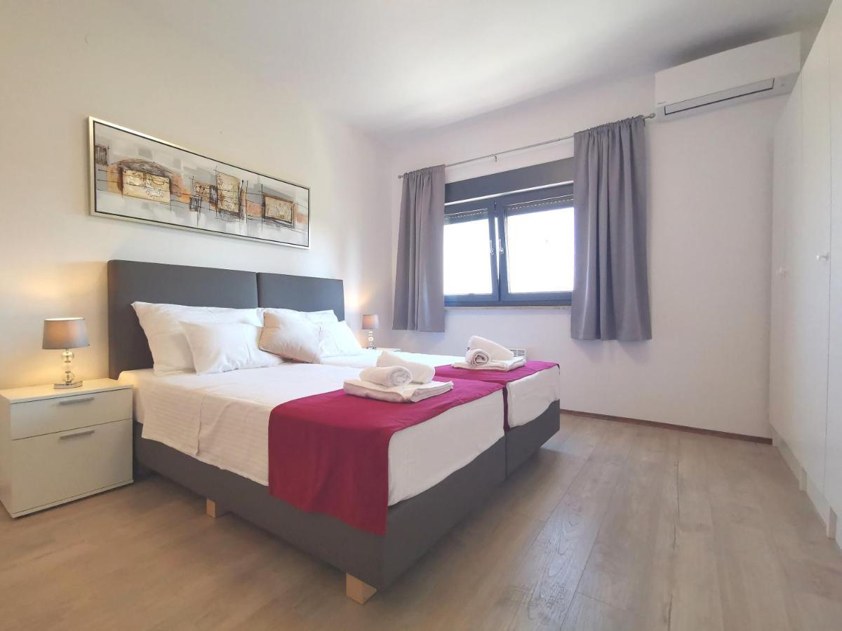 Apartment Pineta With Terrace & Park Wood View PUY 외부 사진
